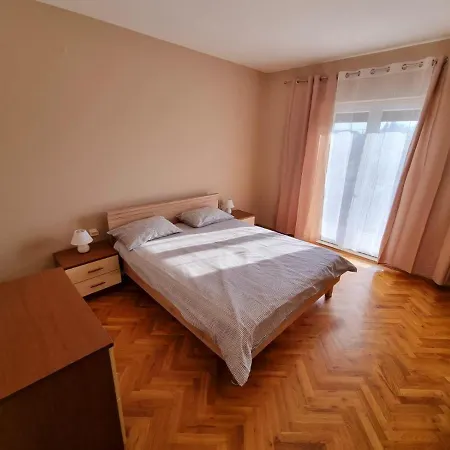 Apartman Lucija Apartment *