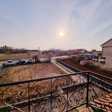 아파트 Apartman Lucija Podgradina (Posedarje)