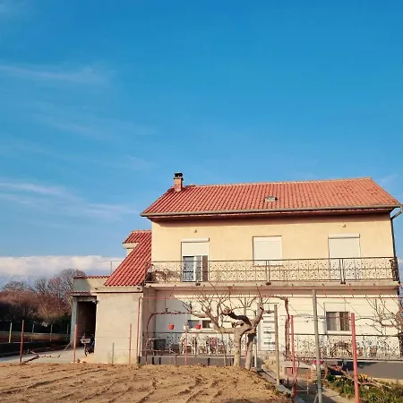 Apartman Lucija 아파트 *