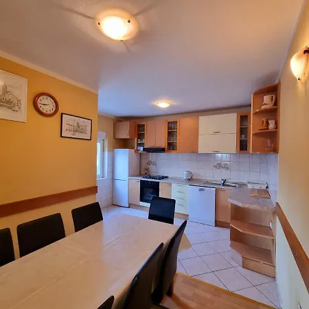 Apartman Lucija * Podgradina (Posedarje)